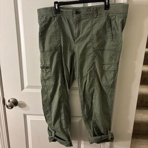 Sonoma Women's Olive Green Cargo Capris